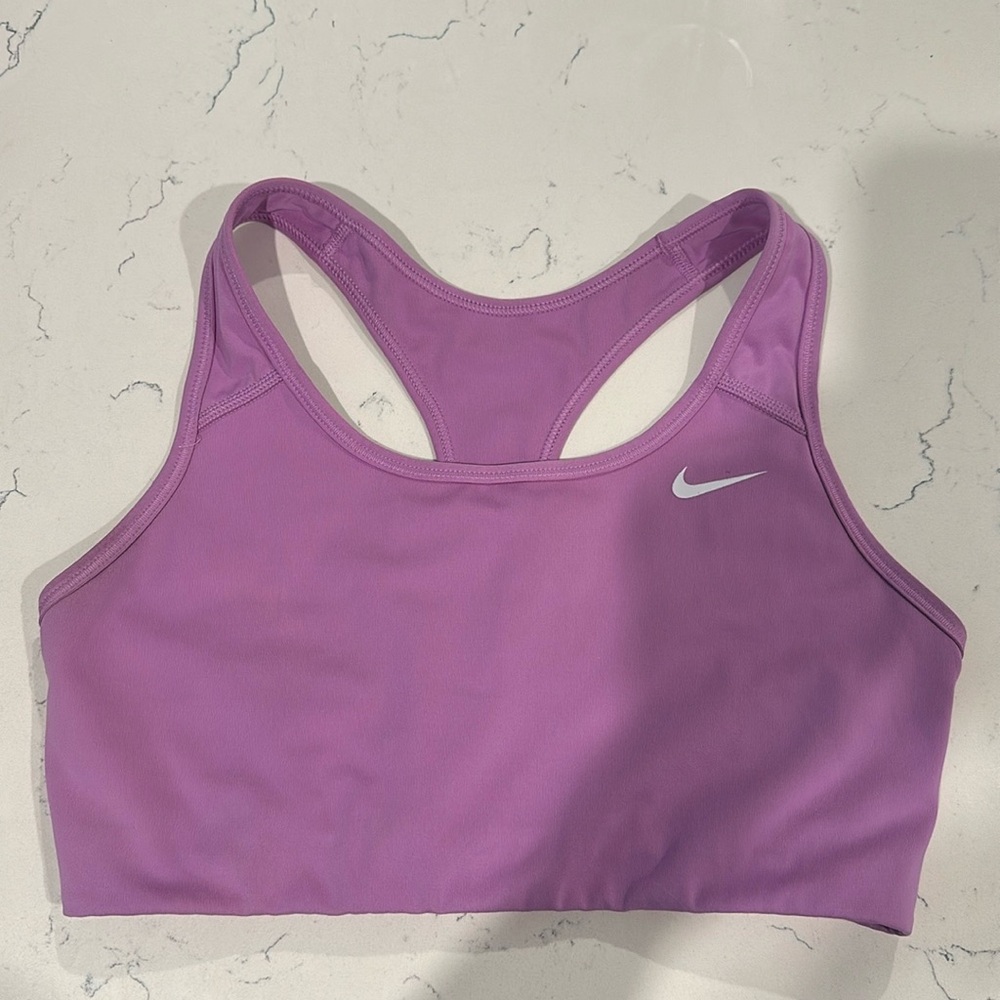 Nike sports bra medium support, size medium